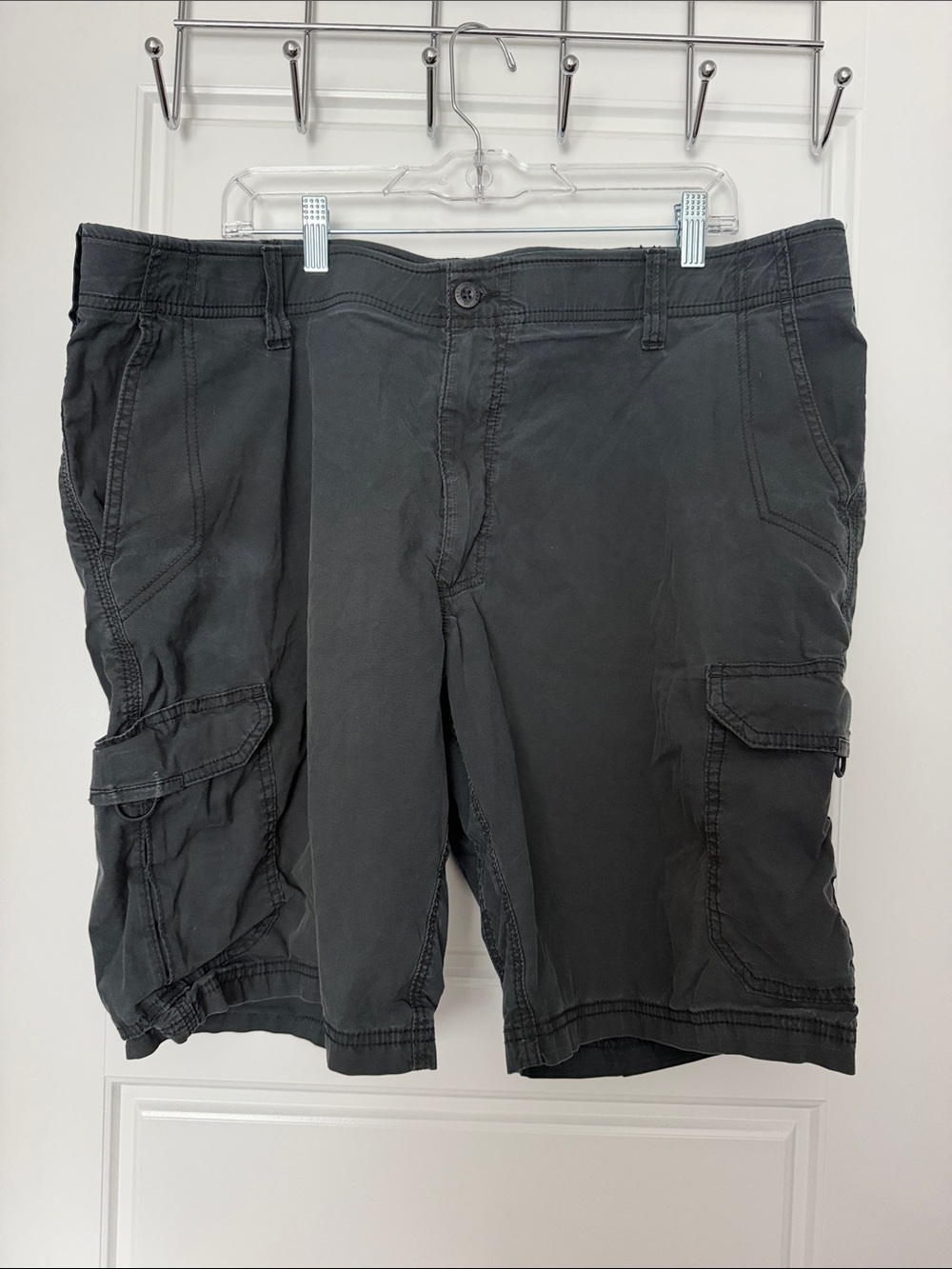 Lee Black Cargo Shorts with Multiple Pockets